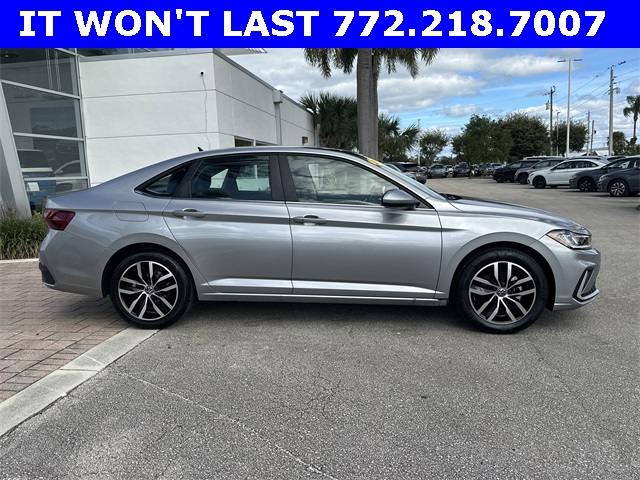 2025 Volkswagen Jetta 1.5T SE photo 4