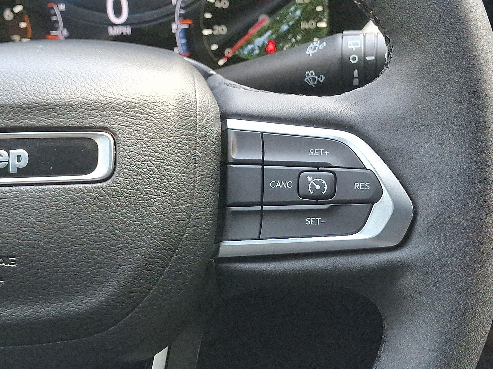 2023 Jeep Compass Latitude Lux photo 18