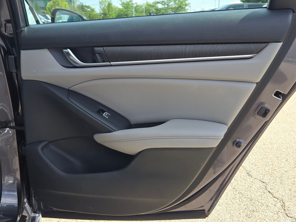 2019 Honda Accord EX-L photo 11