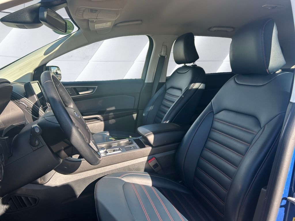 2024 Ford Edge SEL photo 5