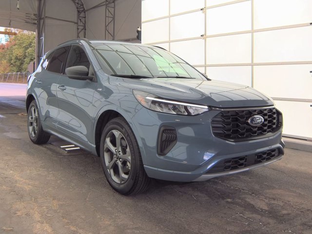 2024 Ford Escape ST-Line photo 2