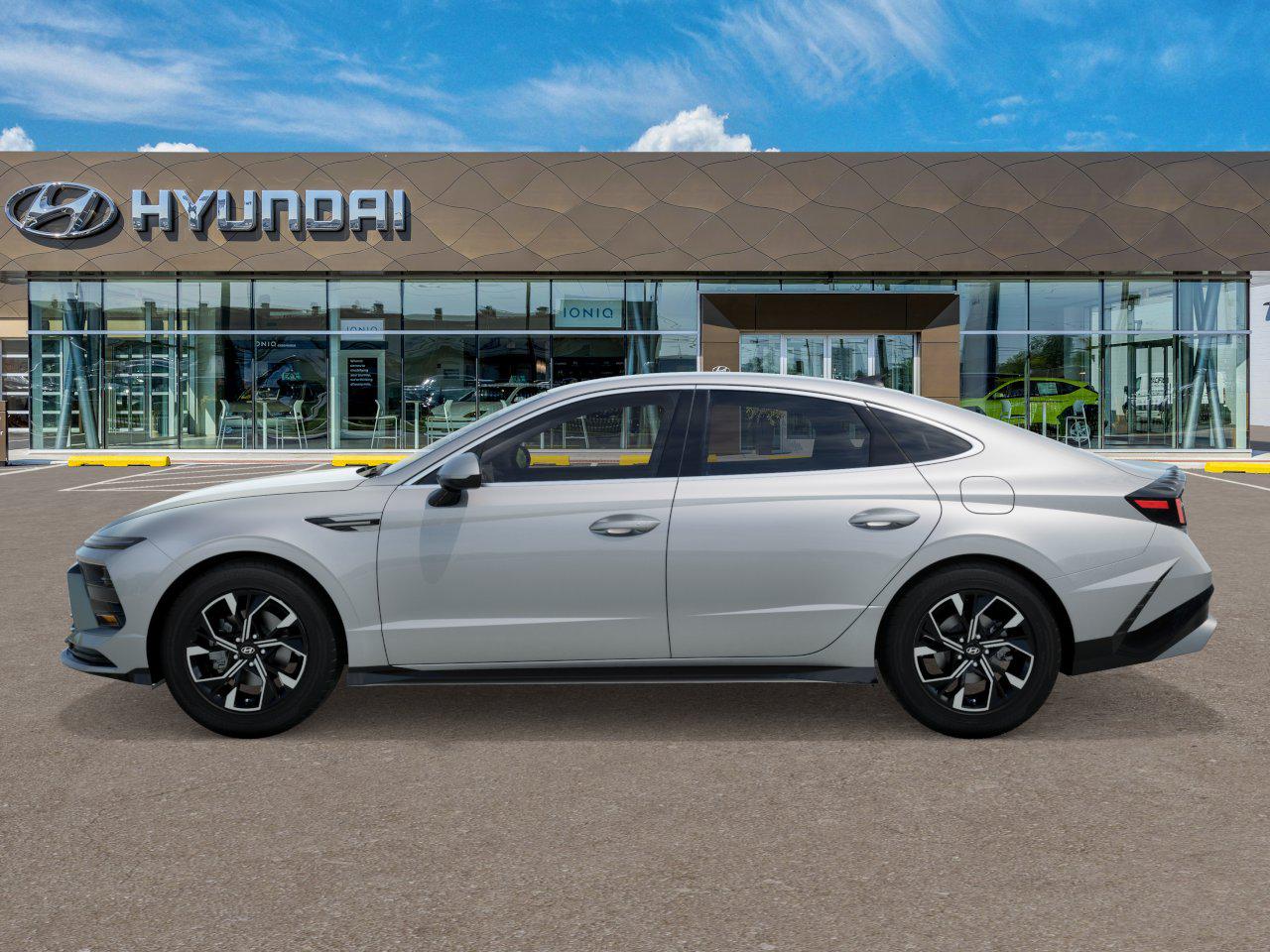 2025 Hyundai Sonata SEL photo 3
