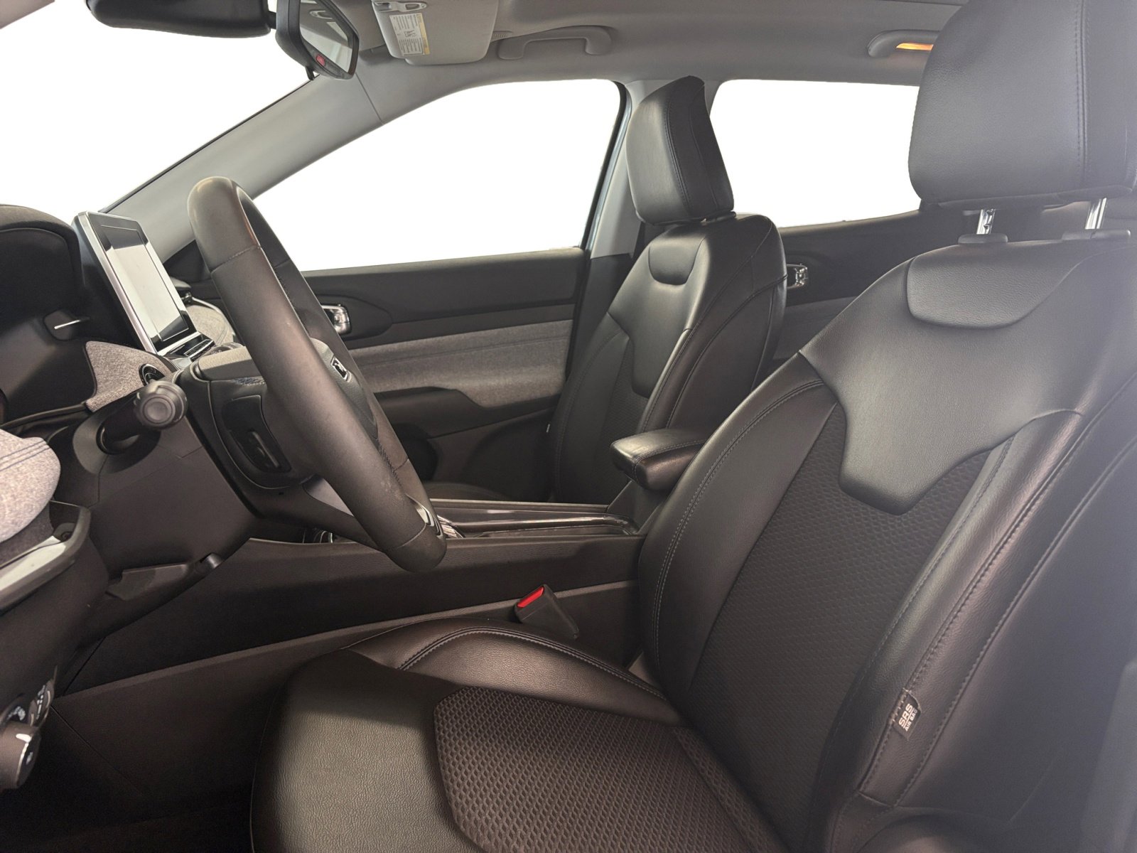 2022 Jeep Compass Latitude photo 8
