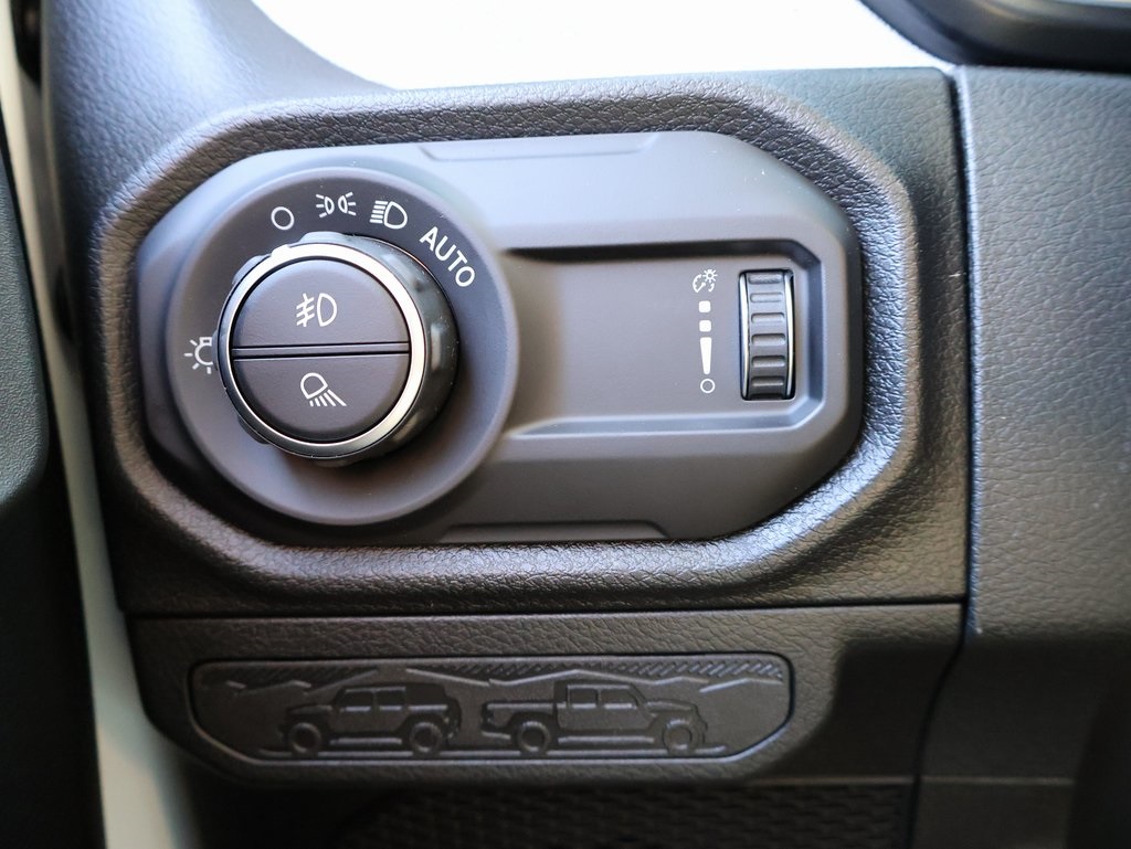 2025 Jeep Gladiator Sport S photo 28