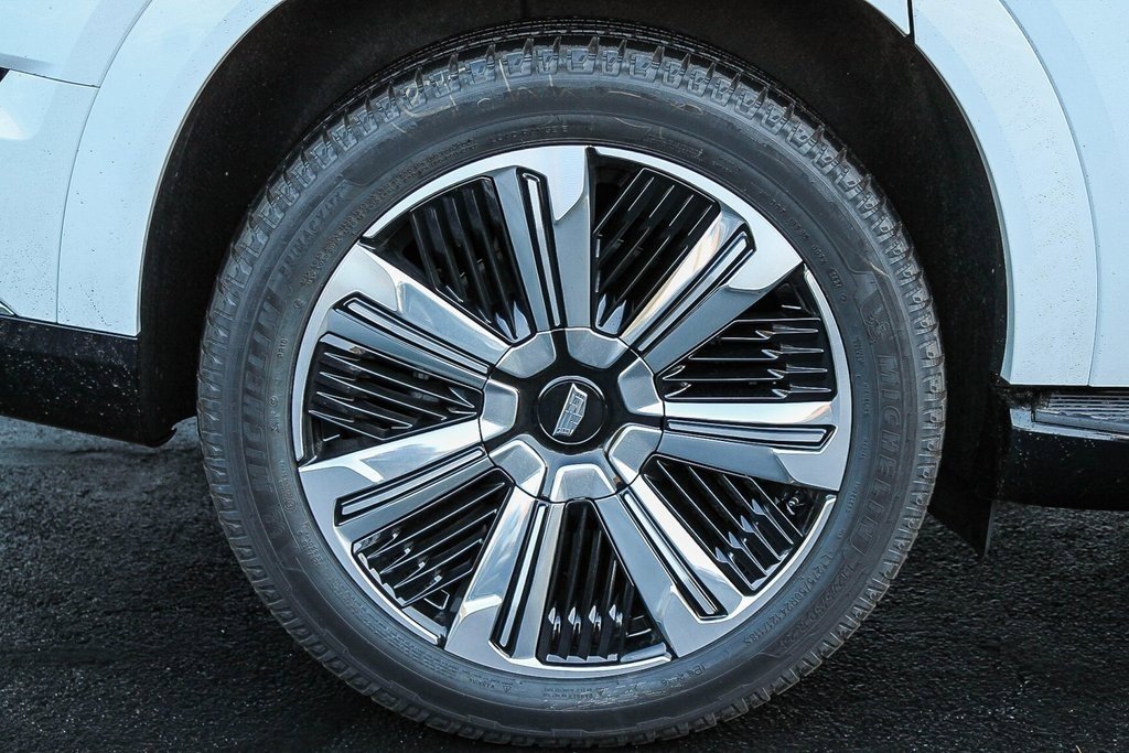 2025 Cadillac Escalade IQ Luxury photo 9