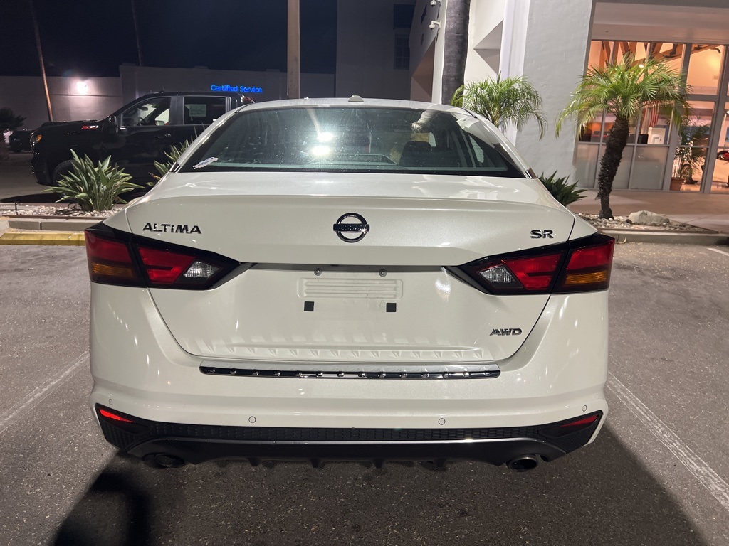 2022 Nissan Altima 2.5 SR photo 6