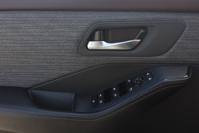 2023 Nissan Rogue SV photo 20