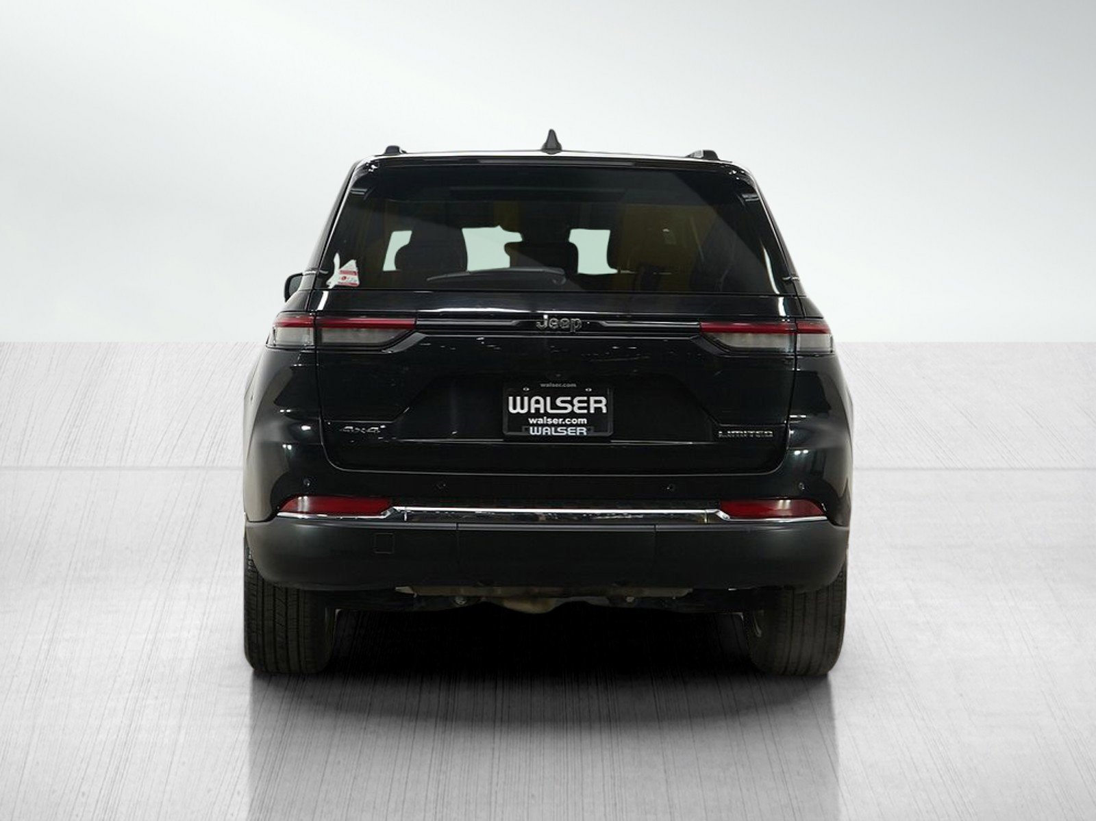 2024 Jeep Grand Cherokee Limited photo 3