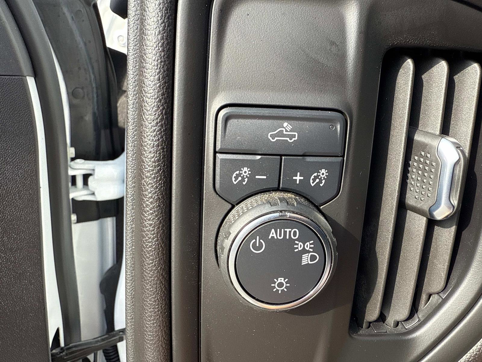 2025 Chevrolet Silverado 1500 photo 27