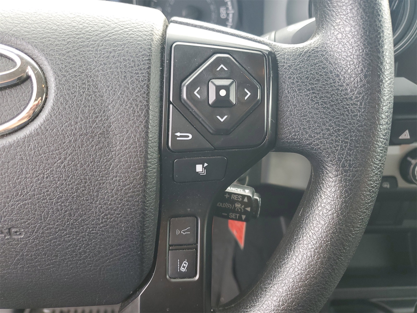 2022 Toyota Tacoma SR5 photo 12