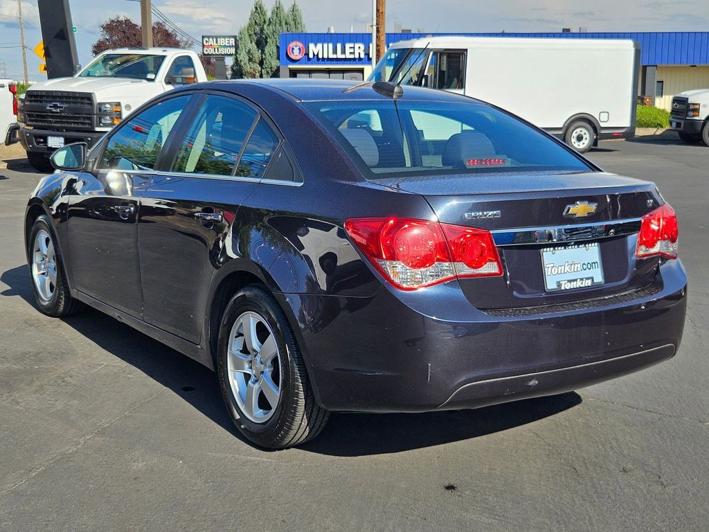 2015 Chevrolet Cruze LT photo 3