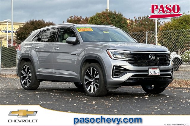 2024 Volkswagen Atlas Cross Sport SEL Premium R-LINE's photo