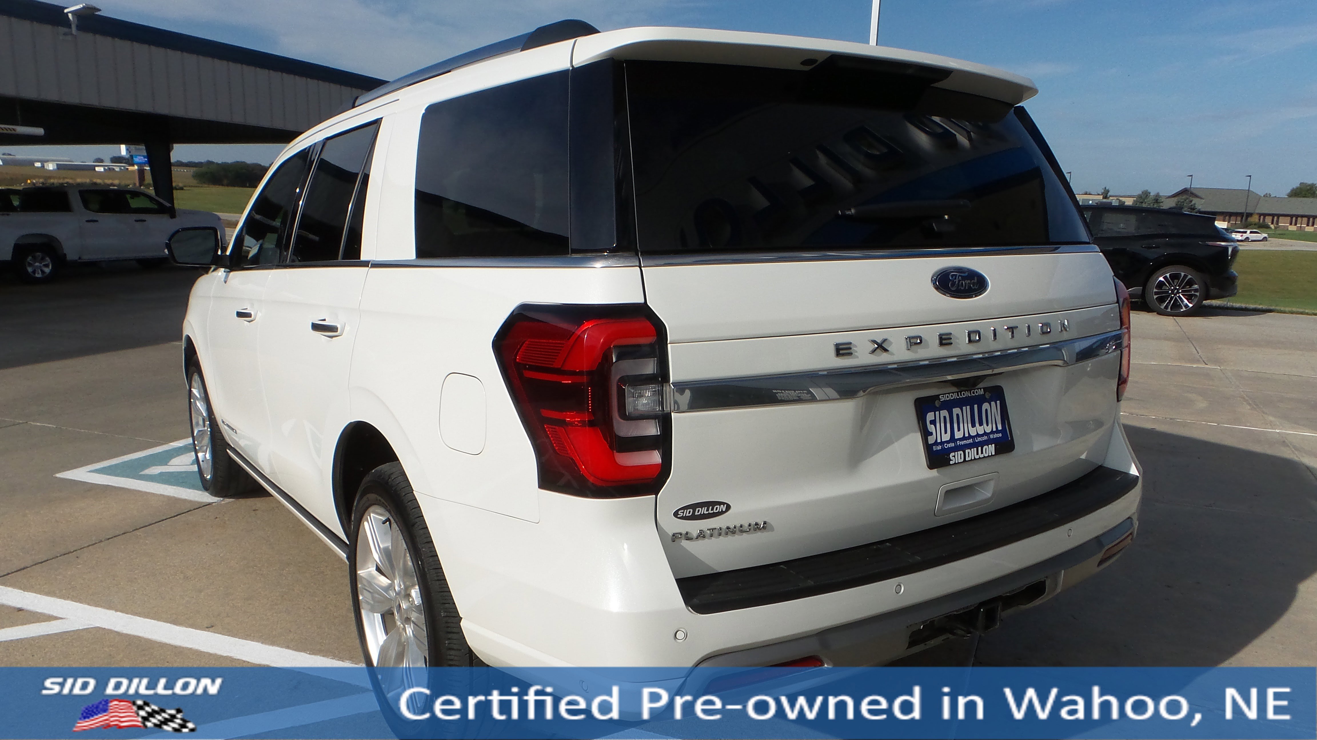 2024 Ford Expedition Platinum photo 2