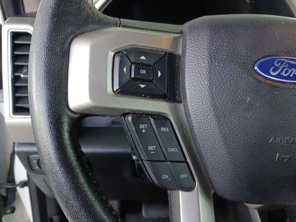 2020 Ford F-150 Lariat photo 13