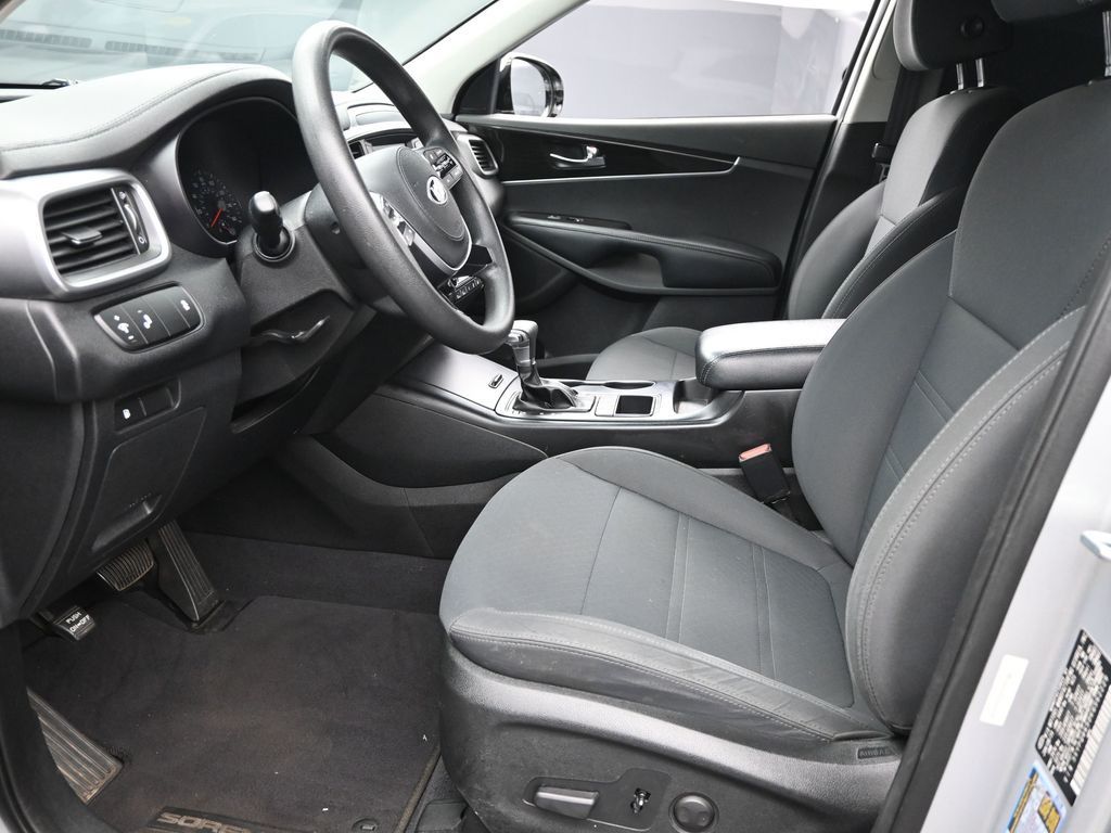 2019 Kia Sorento LX photo 11