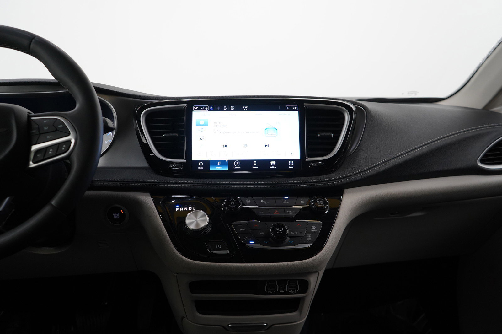 2023 Chrysler Pacifica Touring L photo 15