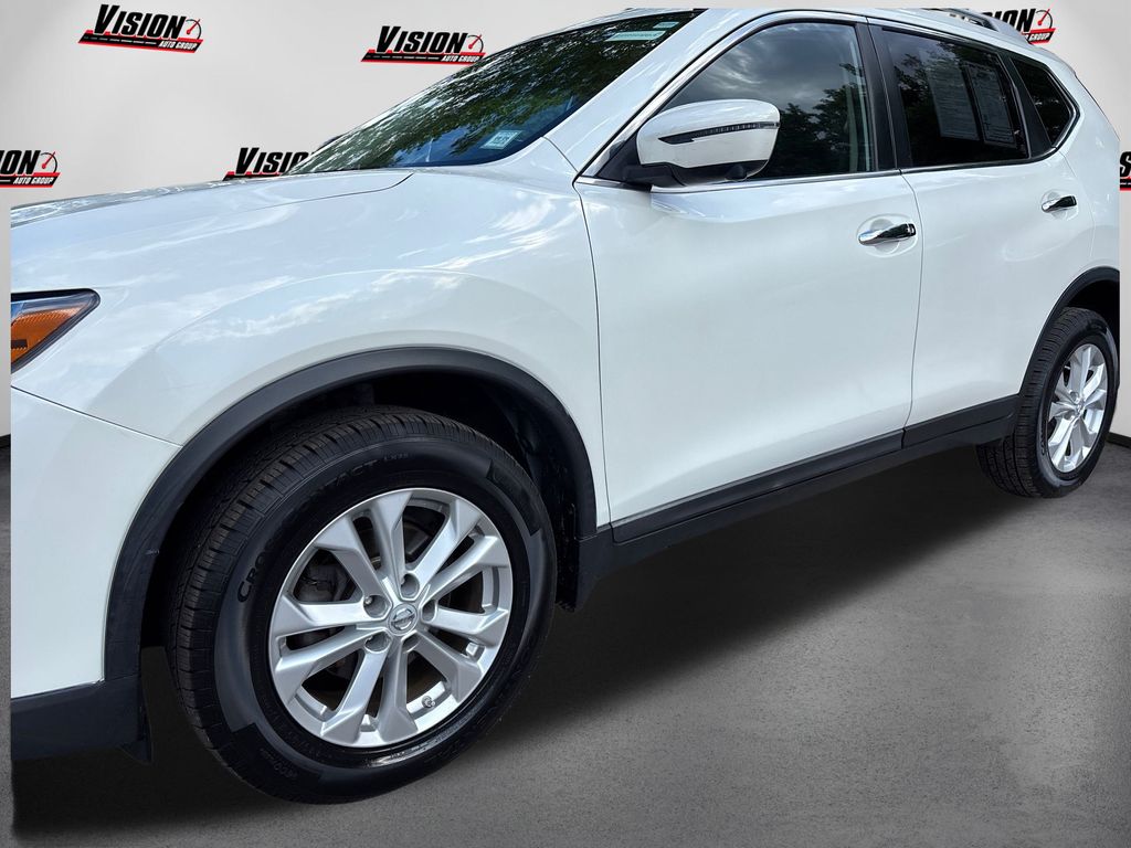 2016 Nissan Rogue SV photo 12