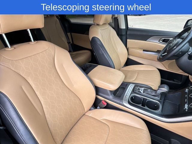 2023 Kia Carnival LX photo 20