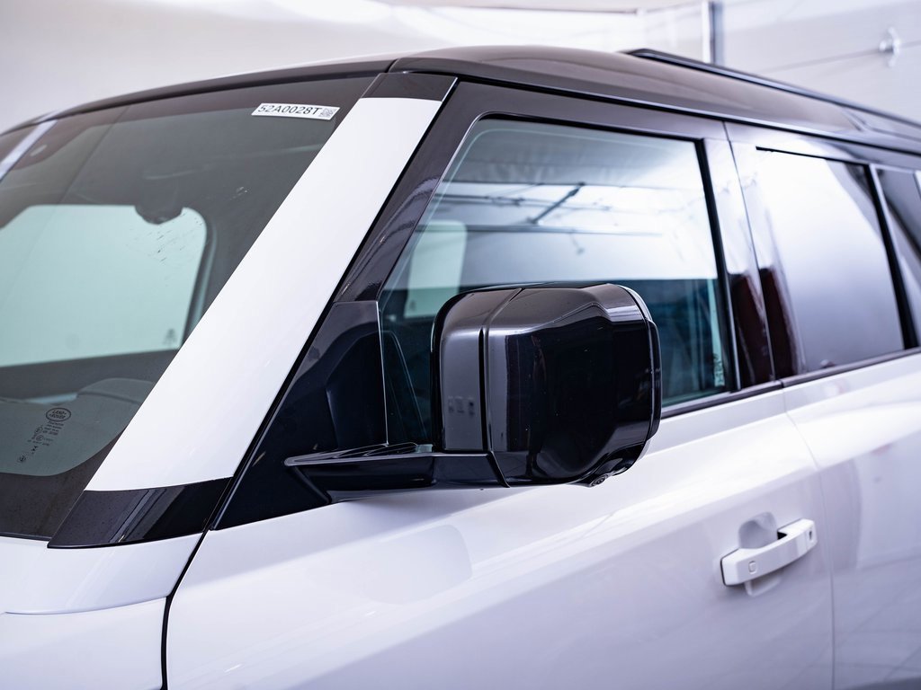 2021 Land Rover Defender 110 X-Dynamic HSE photo 15