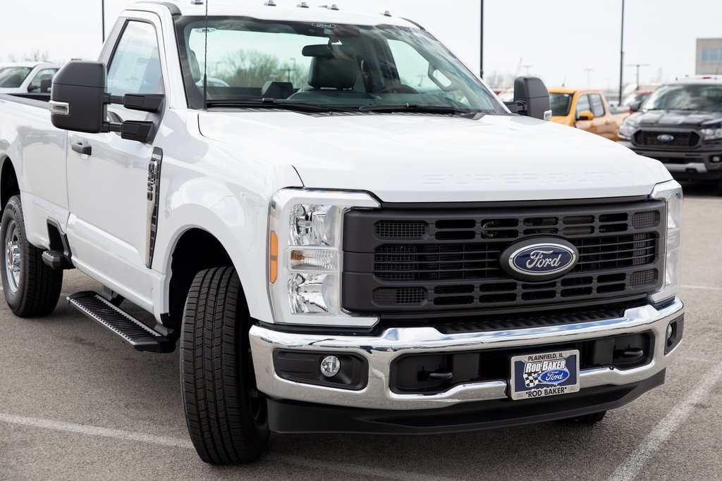2025 Ford F-250 XL photo 4