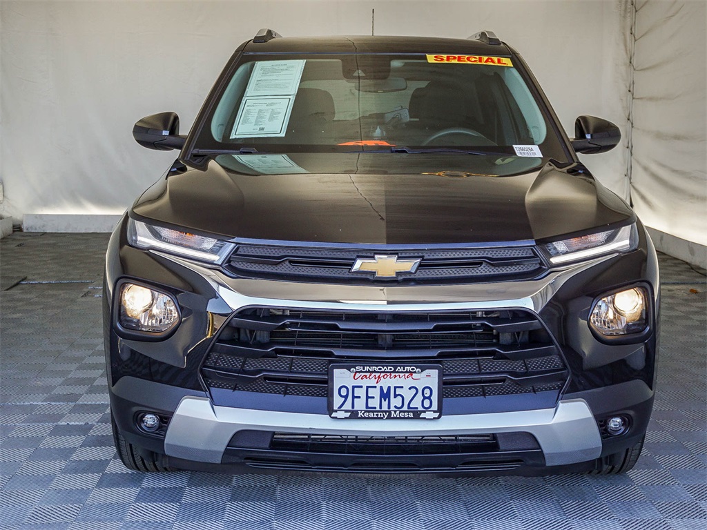 2023 Chevrolet Trailblazer LT photo 2