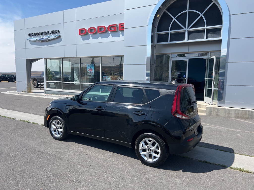 2021 Kia Soul S photo 3