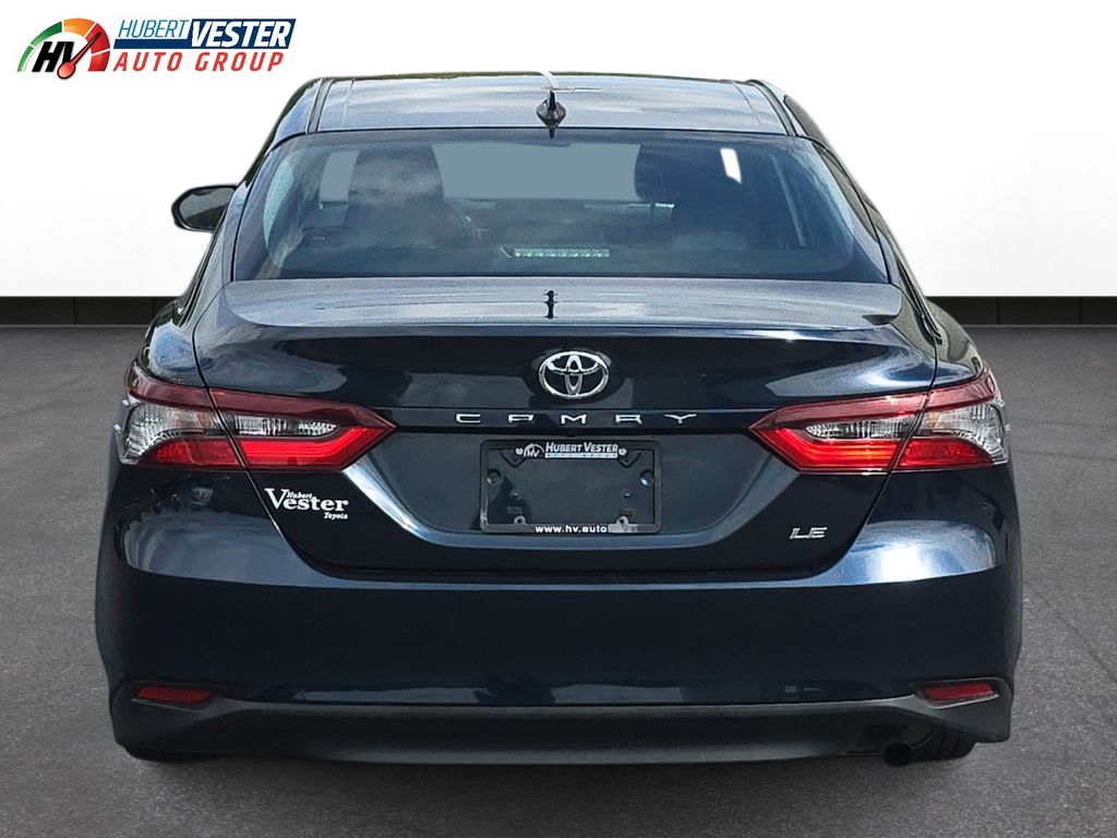 2021 Toyota Camry LE photo 7