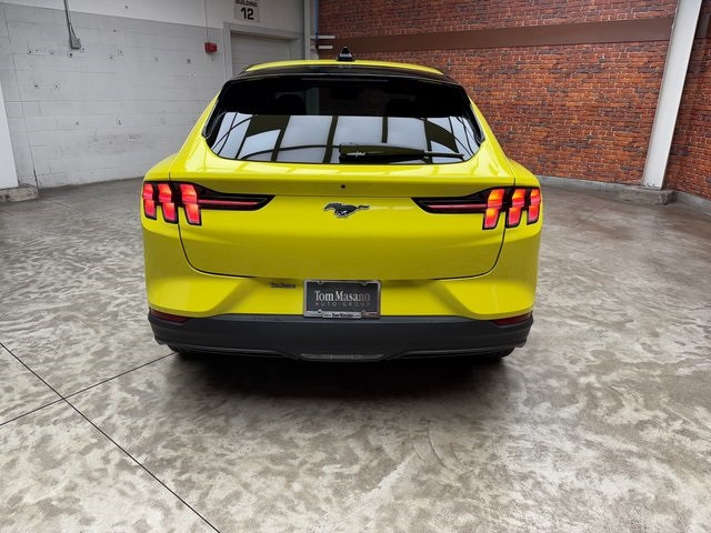 2025 Ford Mustang Mach-E Premium photo 4