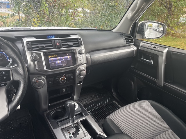 2017 Toyota 4Runner SR5 photo 33