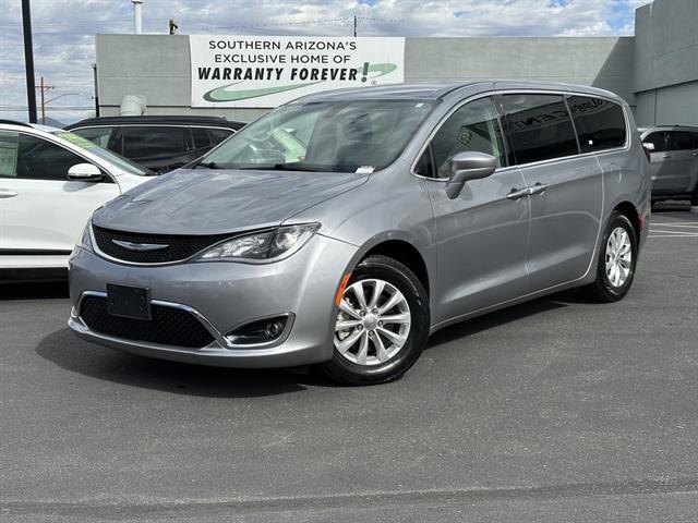 2019 Chrysler Pacifica Touring Plus's photo