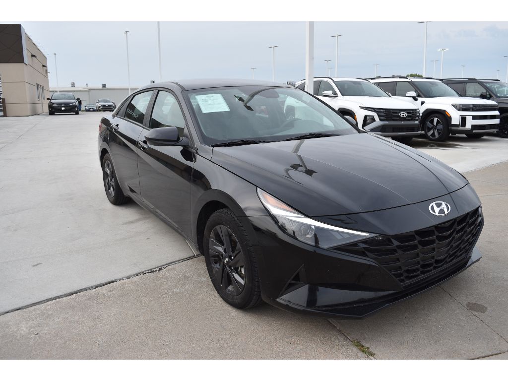 2023 Hyundai Elantra Blue photo 2