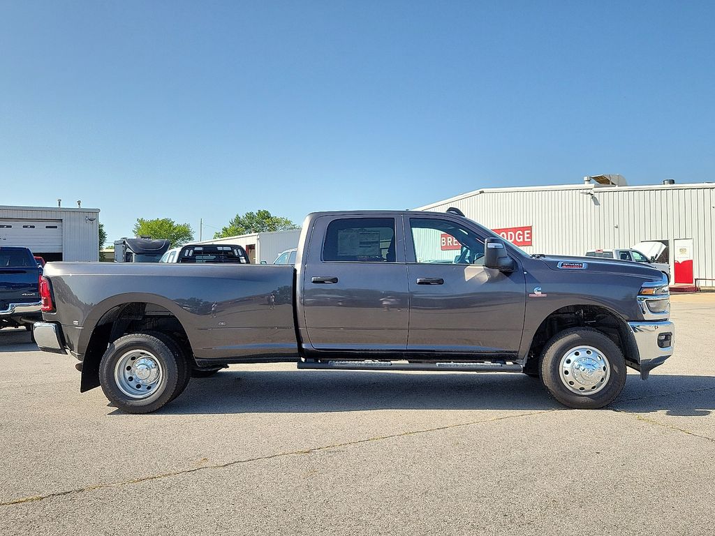 2025 Ram 3500 Tradesman photo 6