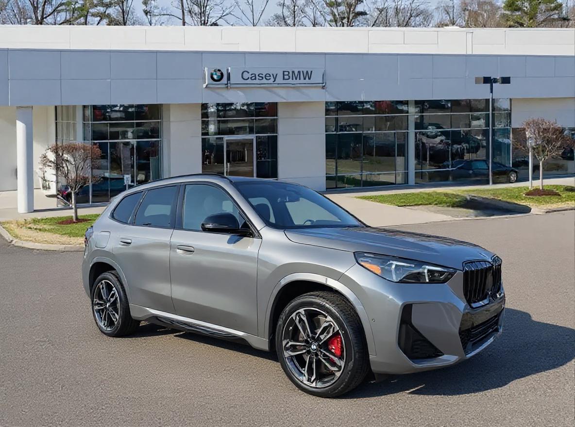 2026 BMW X1 28i's photo