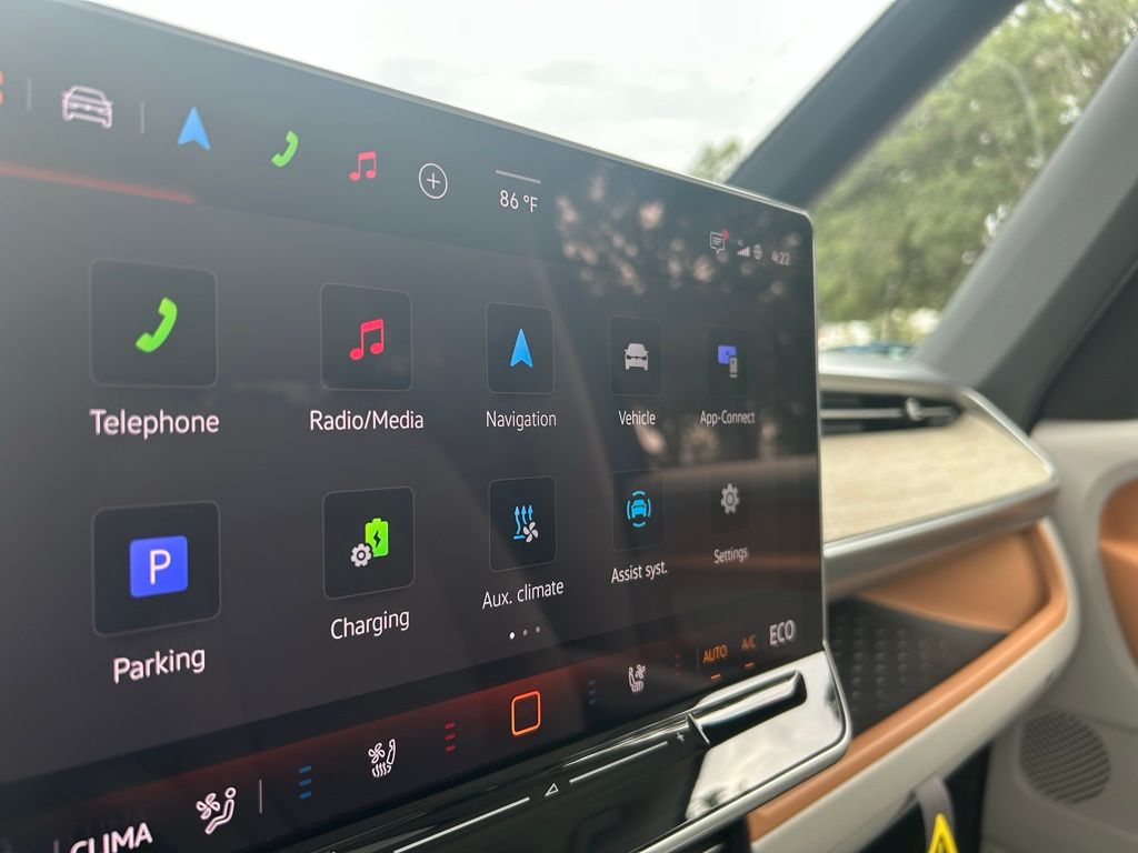 2025 Volkswagen ID. Buzz Pro Plus photo 10