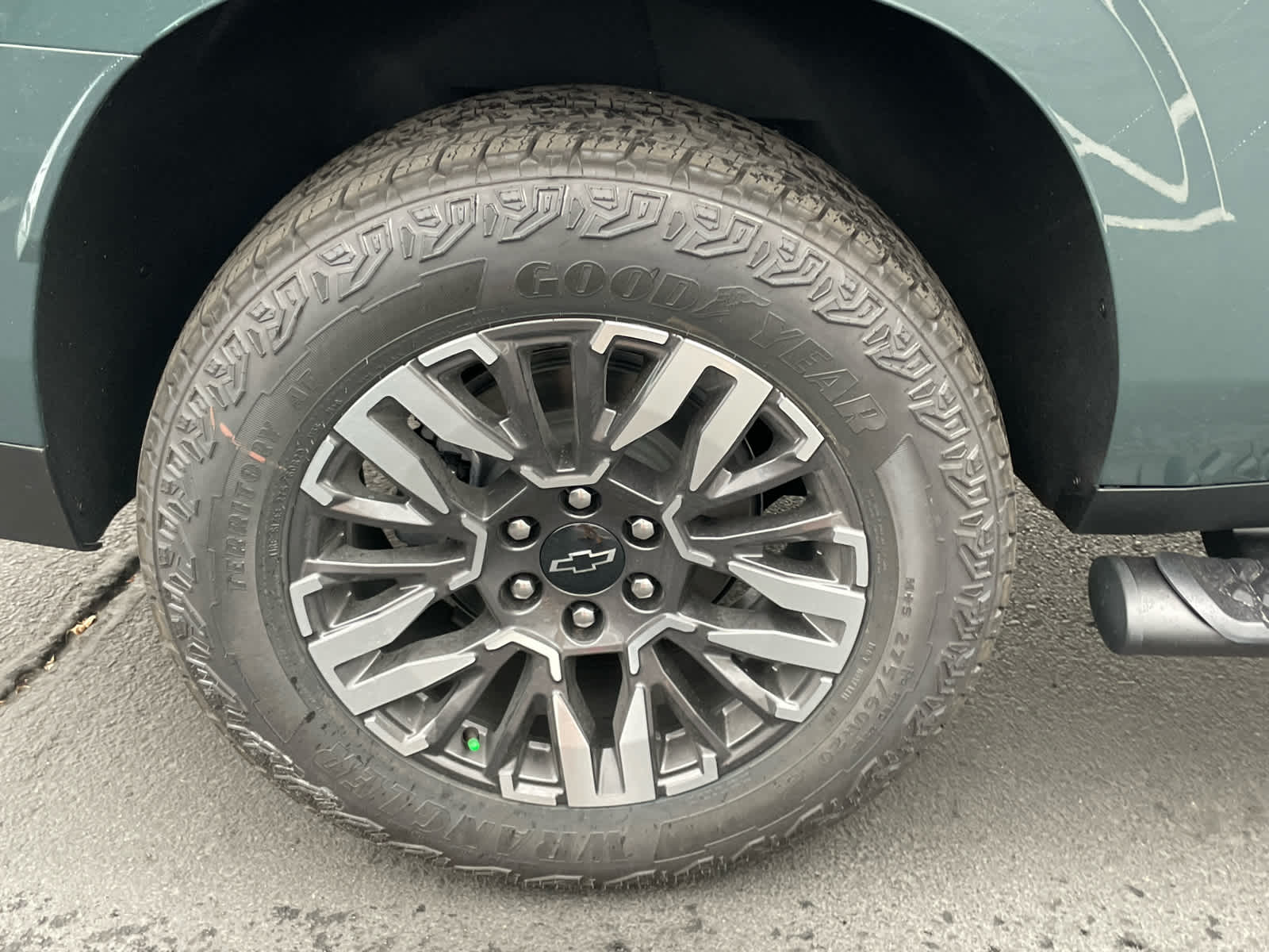 2026 Chevrolet Suburban Z71 photo 17