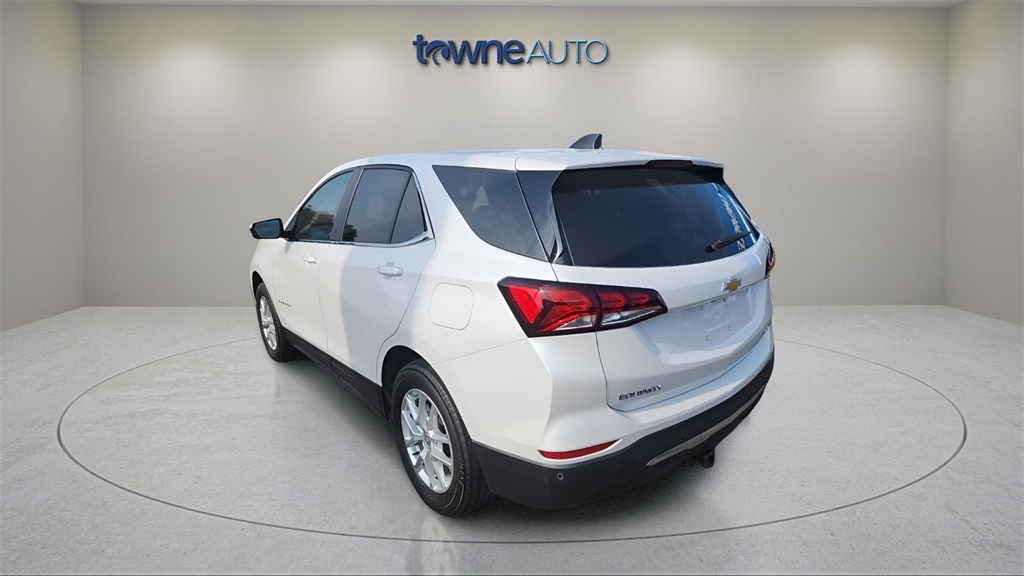 2022 Chevrolet Equinox LT photo 3