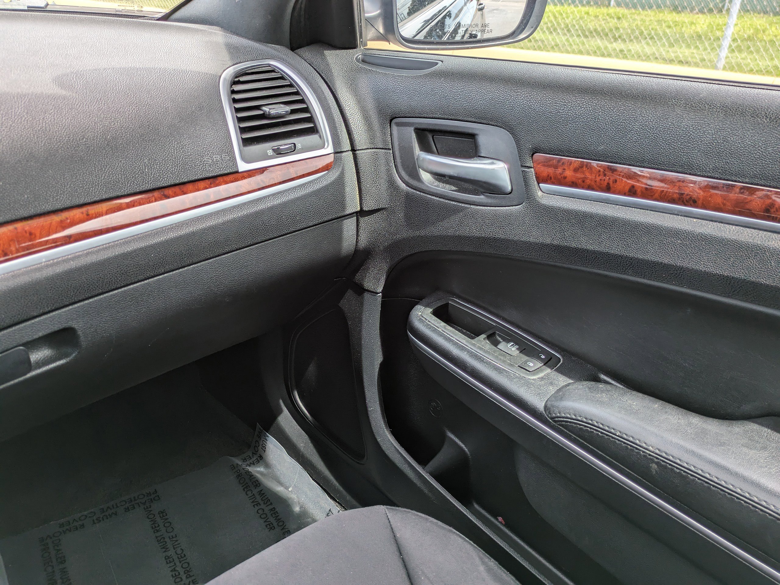 2012 Chrysler 300 Base photo 13