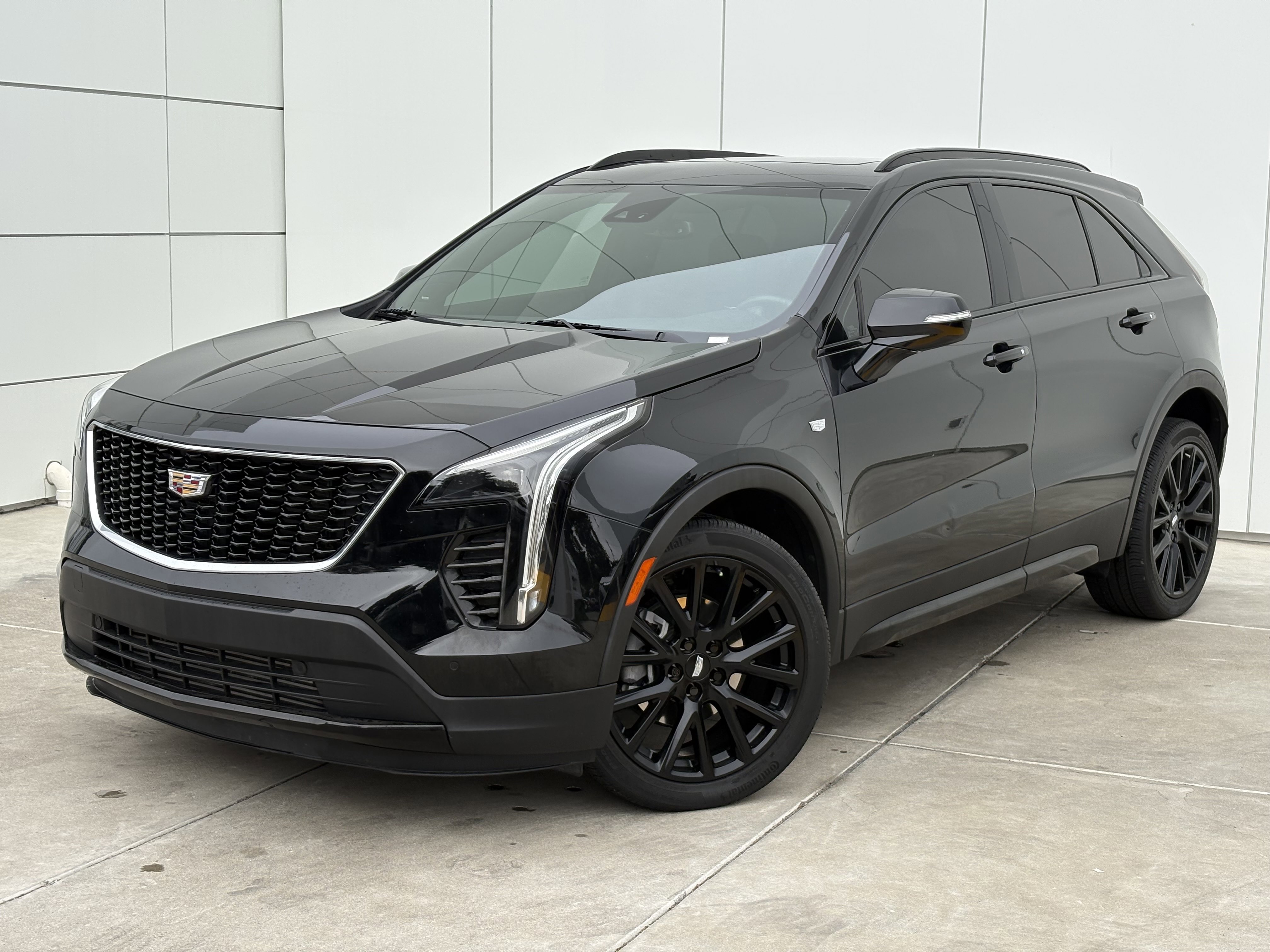 2023 Cadillac XT4 Sport photo 2