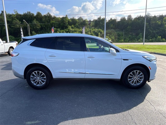 2024 Buick Enclave Premium photo 2