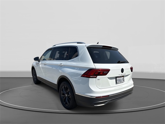 2024 Volkswagen Tiguan SE photo 2