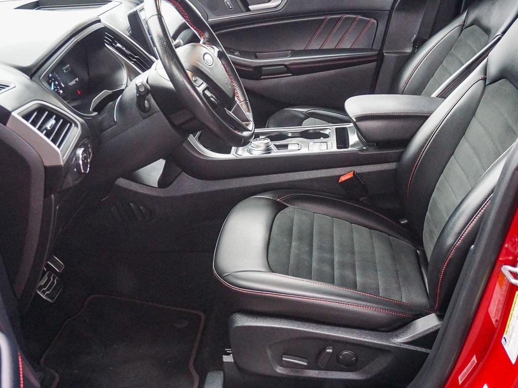 2022 Ford Edge ST photo 17