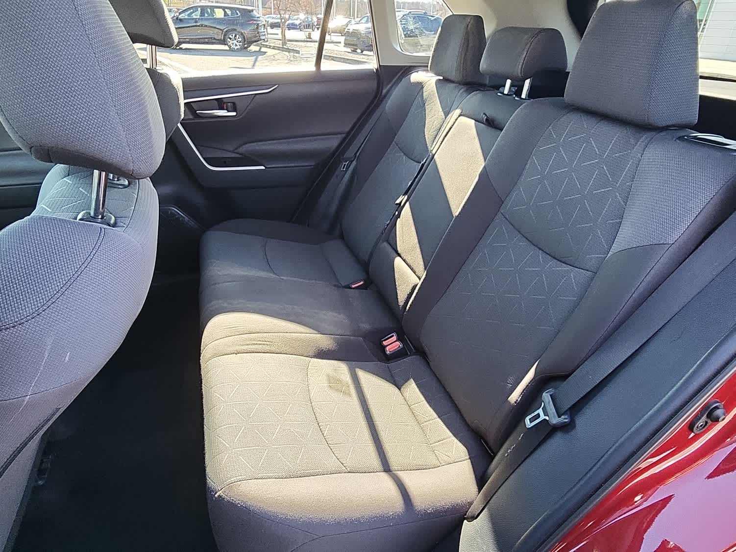 2020 Toyota RAV4 XLE photo 4