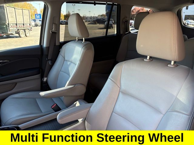 2016 Honda Pilot Touring photo 3
