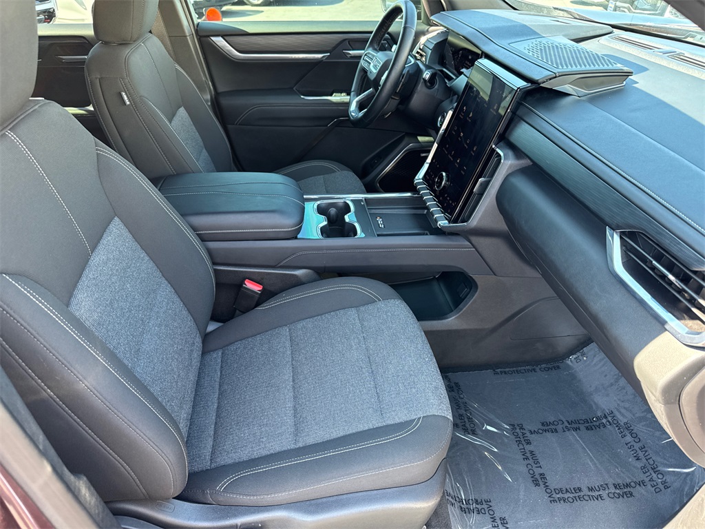 2025 Gmc Acadia Elevation photo 13