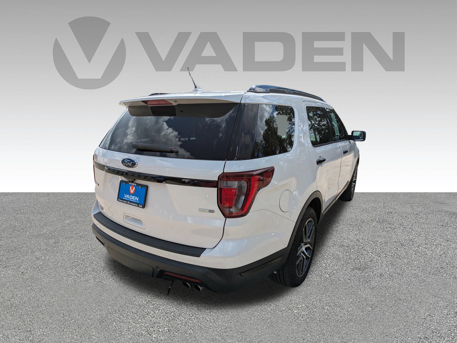 2019 Ford Explorer Sport photo 4