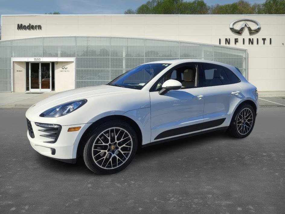 2018 Porsche Macan Base's photo