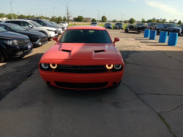 2019 Dodge Challenger SXT photo 2