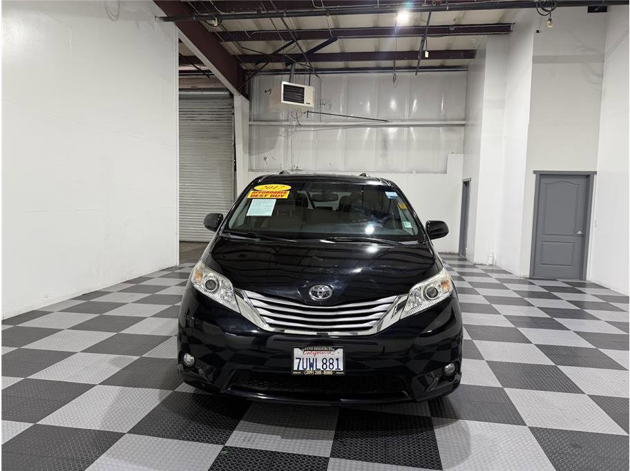2017 Toyota Sienna XLE Premium photo 4