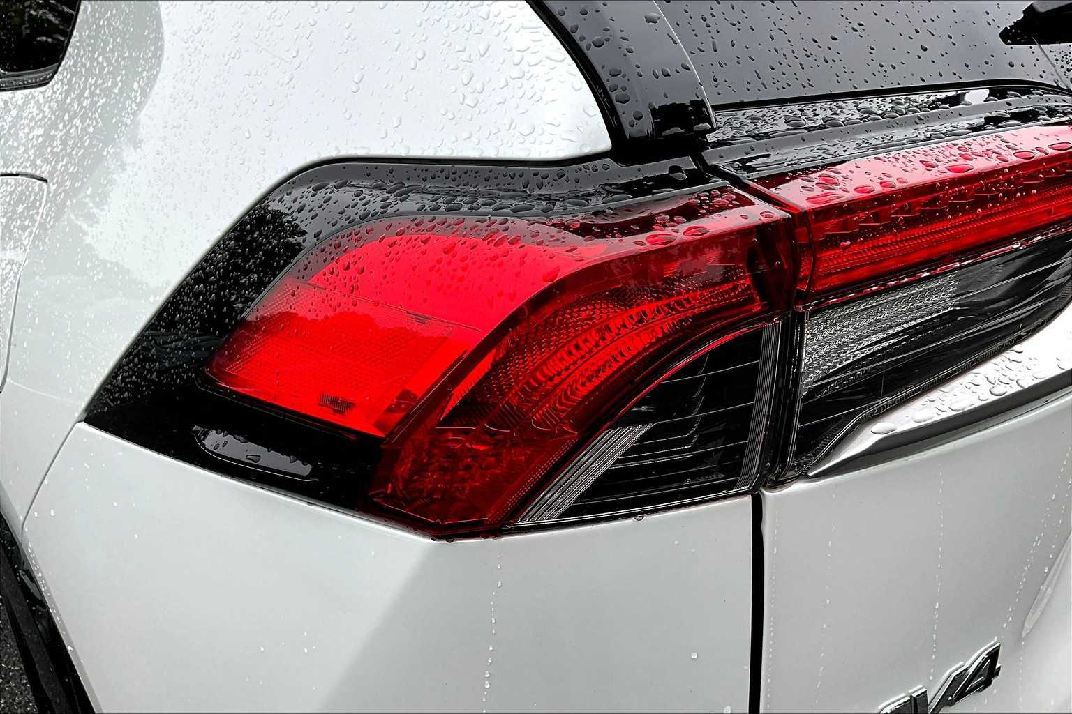 2023 Toyota RAV4 Hybrid XSE photo 23