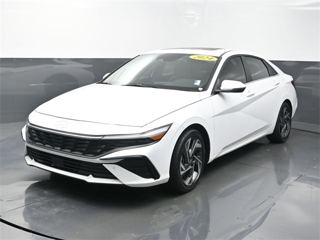2024 Hyundai Elantra Limited's photo